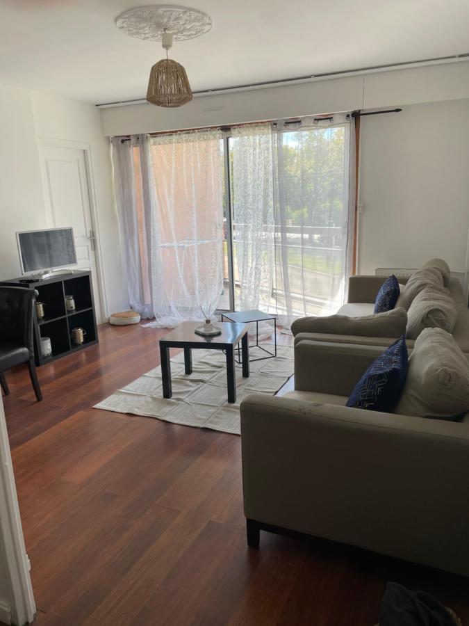 Appartement 2 Chambres Avec Parking Prive Gratuit Dijon Bagian luar foto